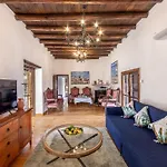וילה Casale Xenia *