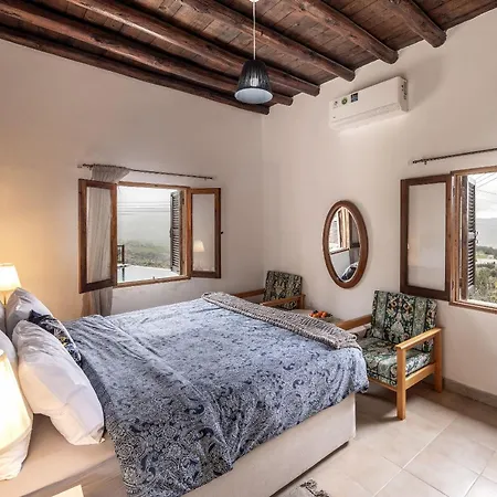 فيلة Casale Xenia Lysos